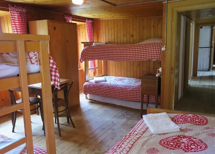 Orman Evi Edelweiss Mountain - 1 Hour Hike Up From Station - On Hiking Trail - No Transport Zermatt
