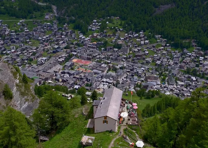 Edelweiss Mountain - 1 Hour Hike Up From Station - On Hiking Trail - No Transport Orman Evi *