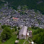Edelweiss Mountain - 1 Hour Hike Up From Station - On Hiking Trail - No Transport Lodge *